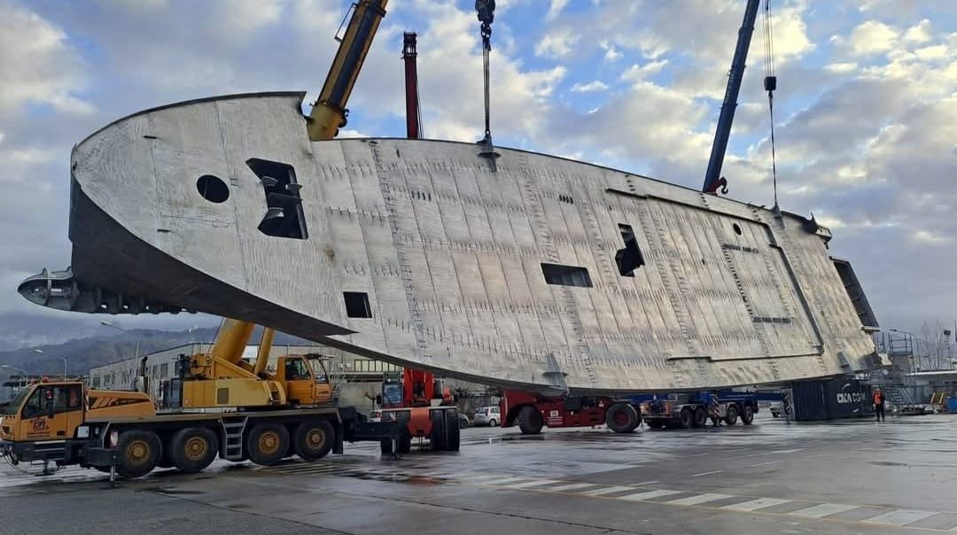 Foto 2 della lavorazione Costruzione e ribaltamento scafo